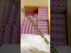 सफेद रंग एलसी फाइबर ऑप्टिक एडाप्टर एबीएस सामग्री एलसी एससी एडाप्टर फ्लैंज के साथ